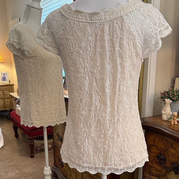 Ultra Pink Ivory Lace Top - Picture 4 of 9